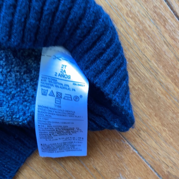 🧸Old Navy Boy Hoodie Sweater - Picture 4 of 5